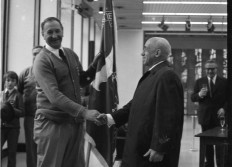 Remise drapeau aux Archers 1973